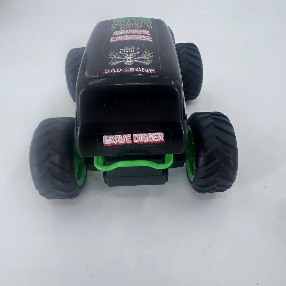 Monster Jam Grave Digger Remote Control Truck 1:10 Scale RC BKT Tires W/ Remote